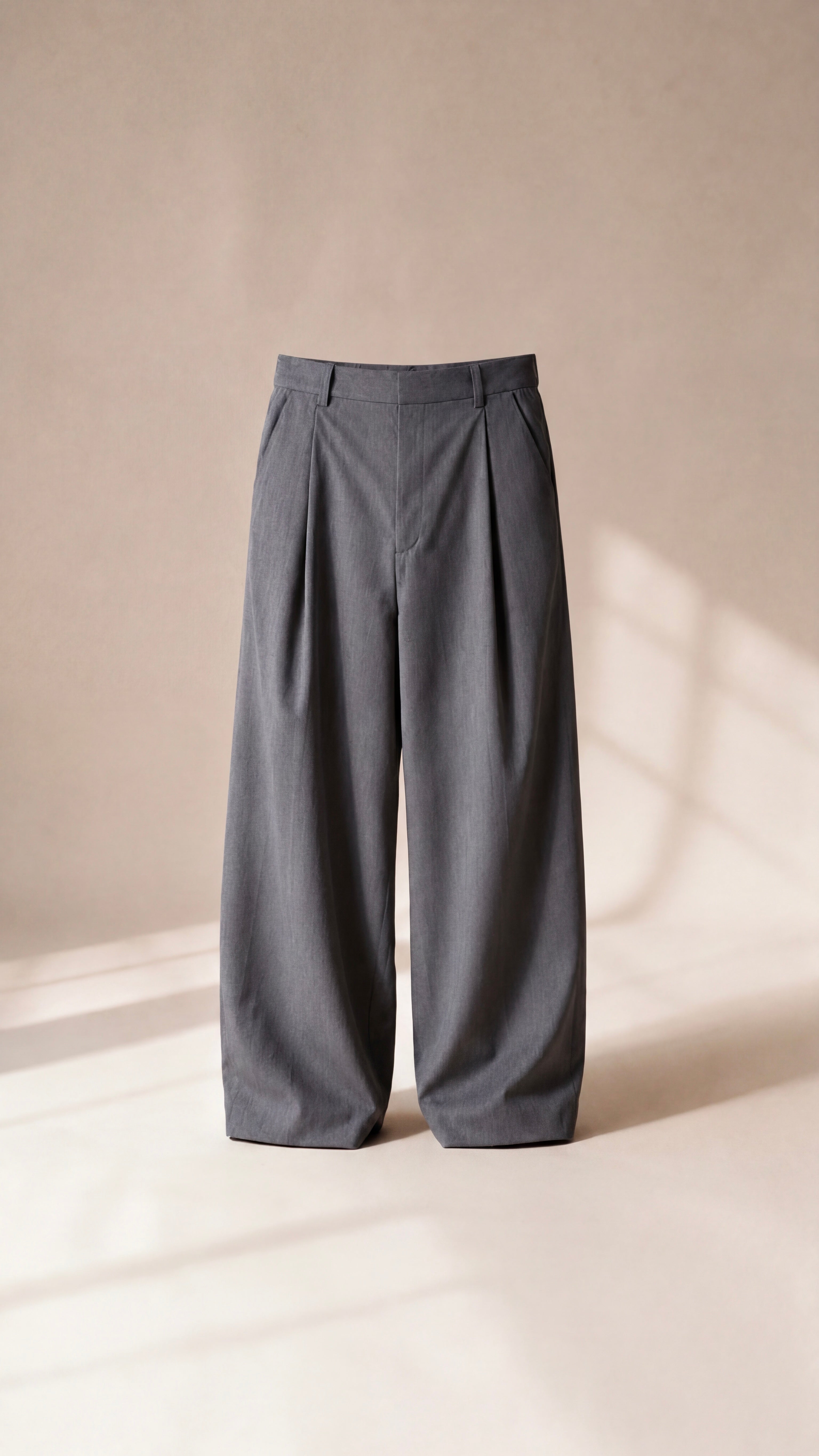 Pleated Wide-Leg Trouser in Grey
